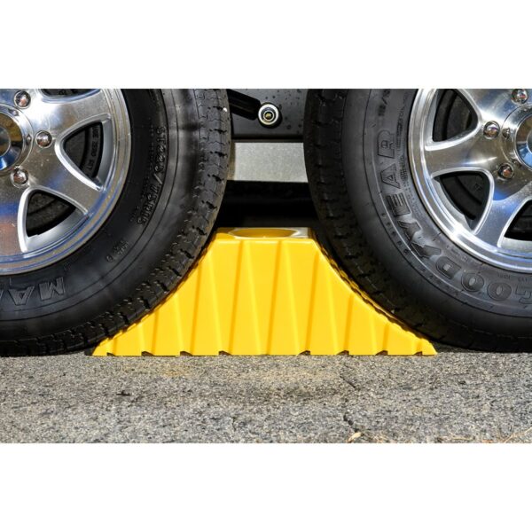 Camco 44435 Wheel Chock - Image 14