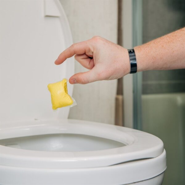 Camco 41570 Lemon Waste Holding Tank Treatment for 40 Gallon Tanks - Image 4